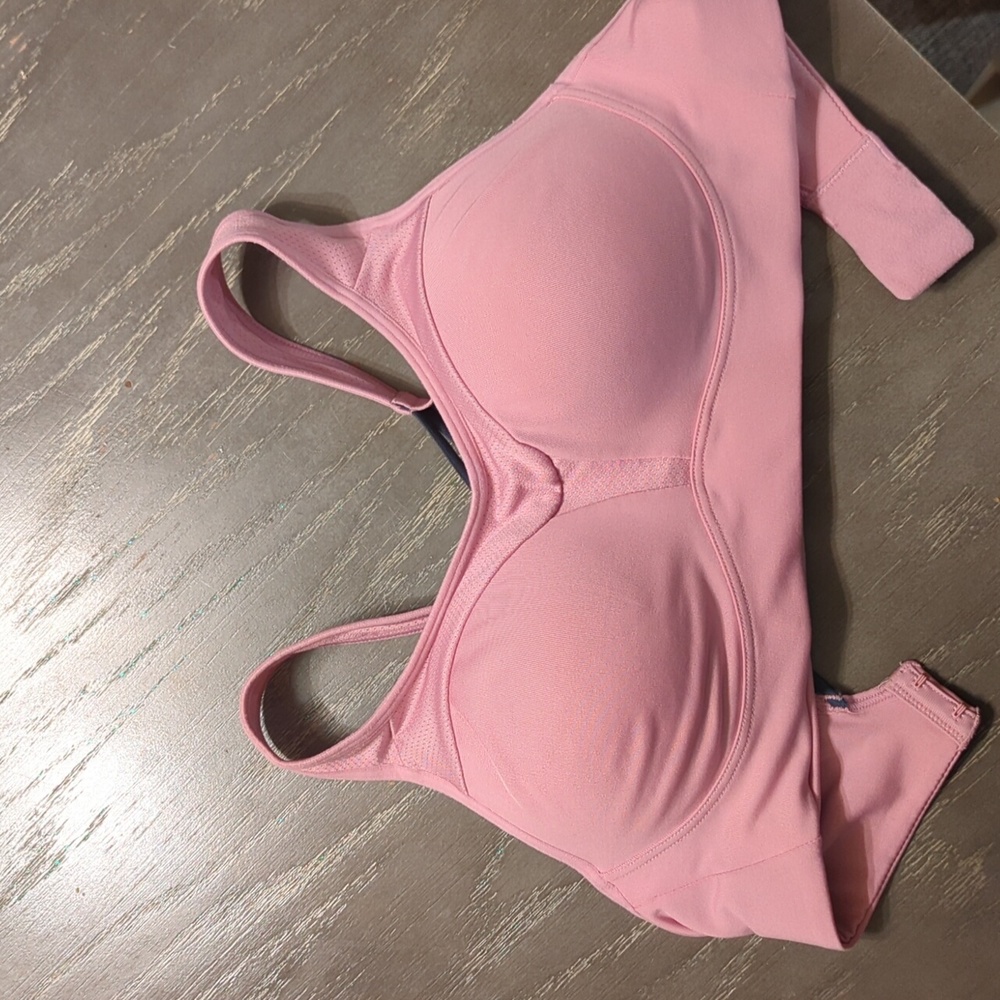 Sports Bra - Picture 4 of 4